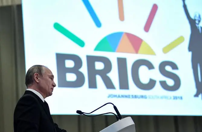 همچنین هند یکی از اعضای موسس BRICS، جاهطلبیهای بزرگی در فضای انتقال دارد، با پیشبینی EY که بخش انرژی کم کربن این کشور قرار است بیش از 250 میلیارد دلار سرمایهگذاری جذب کند.