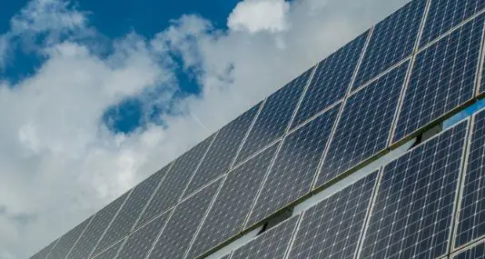 بر اساس داده های MEED، این سه پروژه تعداد کل قراردادهای PV خورشیدی در حال توسعه توسط تیمی تحت رهبری Acwa Power در عربستان سعودی را به 10 می رساند و این پروژه ها مجموعا ظرفیت 10 گیگاوات دارند.
