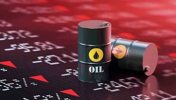 قیمت نفت بیشاز 2 درصد کاهش یافته چون سرمایهگذاران نگران ضعف تقاضای چین و احتمال آهسته شدن روند کاهش نرخ بهره فدرال رزرو عام آمریکا هستند.