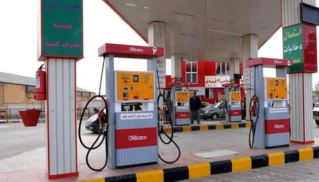 دستگاههای کارتخوان خود را (حتی بهصورت موقت) متنوع کردهاند و همین مسئله موجب شده تا در اختلال چندساعته عصر روز گذشته که دوباره مربوط به کارتخوانهای بانک ملت بود، اختلالی در توزیع بنزین کشور احساس نشود.
