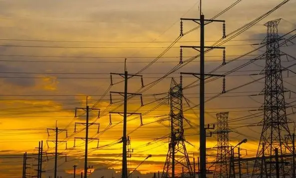 همچنین مشوق دیگری که میتوان برای توسعه نیروگاههای تجدیدپذیر مورد توجه قرار داد، ارائه مجوز صادرات برق به نیروگاههای تجدیدپذیر بخش خصوصی بوده که این مسأله هم در جزء «4» بند «ذ» ماده (48) برنامه هفتم پیشرفت تکلیف شده است.
