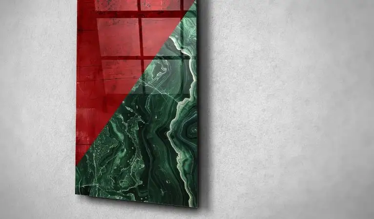 این فناوری در طیف وسیعی از کاربردهای احتمالی از جمله برنامه های امداد رسانی و بازیابی در بلایای طبیعی، قابلیت استفاده دارد و سیستم های شارژ قابل جمع (بسته بندی و یا تا/خم شدن) شدن برای وسایل نقلیه الکتریکی، کاروان ها/کمپین ها و صنایع دفاعی و یا حتی پوشش های شناور برای سدها و استخرها؛ بادبان های قایق بادبانی؛ پرده های هوشمند برای ساختمان های مسکونی و بلندمرتبه.