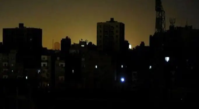 به نظر میرسد با افزایش مصرف گاز در بخش خانگی و تشدید سرمای هوا، خاموشیهای خانگی فعلا ادامه دار باشد.