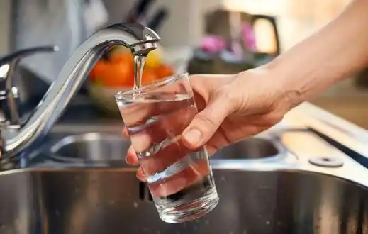 بزرگ زاده با بیان اینکه کارشناسان سازمان هواشناسی در بهترین شرایط، بارشهای پایان سال و فروردین ماه را نرمال پیشبینی میکنند، گفت: درهر صورت اگر در حوضه کارون بزرگ سیلاب بهاره داشته باشیم، سدهای خوزستان آمادگی مهار آن را دارند.