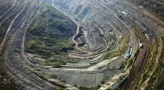 پتانسیل قابل توجهی برای استان Shanxi چین وجود دارد تا در سالهای آینده از اتکا به زغال سنگ به جایگزینهای تجدیدپذیر روی آورد، با این حال، تعطیلی بسیاری از معادن زغال سنگ احتمالاً منجر به از دست رفتن مشاغل قابل توجهی در سراسر منطقه خواهد شد.