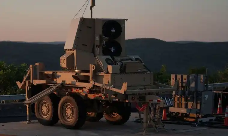 وال استریت ژورنال گزارش داد: سیستم نشانگر هدف متحرک هوایی در نهایت میتواند پس از عملیاتی شدن کامل، تا 600 ماهواره را در خود جای دهد.