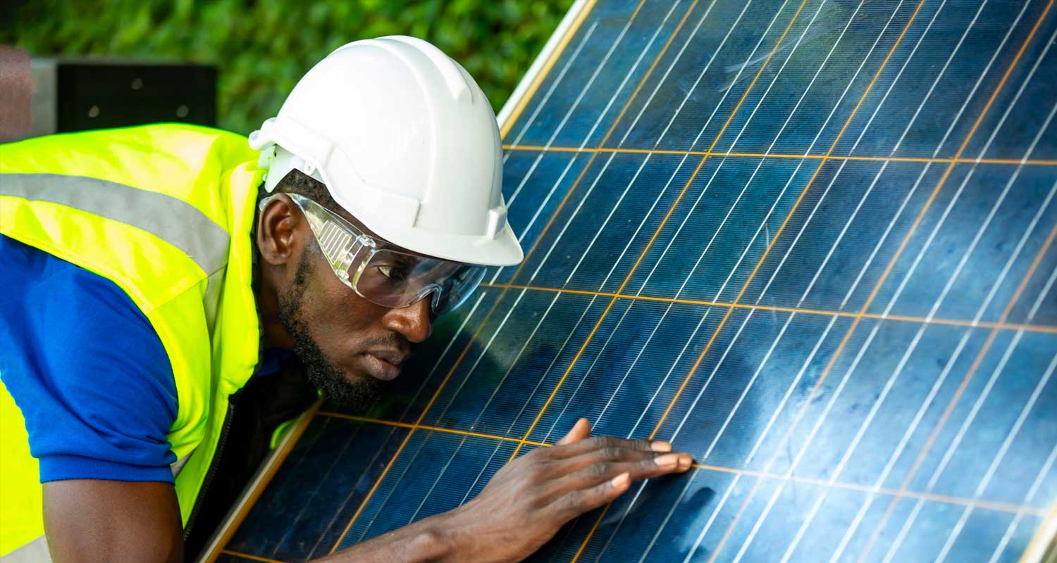رقابت پنل های خورشیدی آفریقایی و چینی